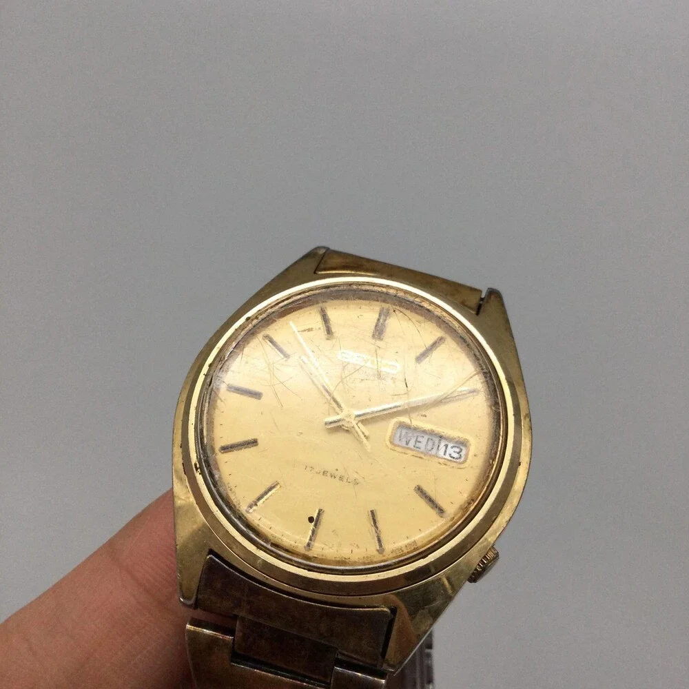 Vintage Seiko 6309-7159 Men Watch 35mm Champagne Dial Automatic Day Date Stretch